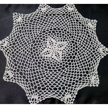 Serwetka szydełkowa biała koło 45 cm. wz.021